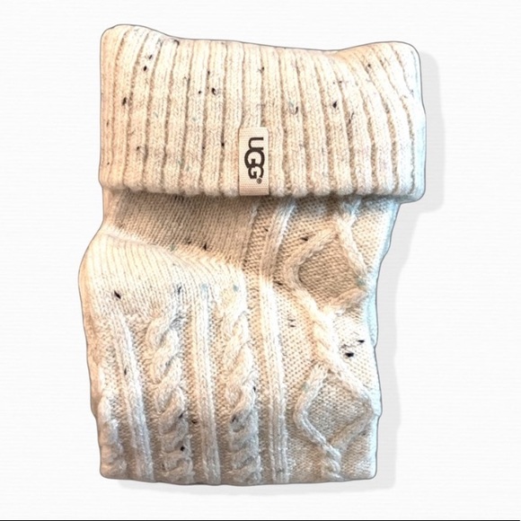 UGG Tall Boot Socks in Cream. Shaye Rain Boot Socks Cable Knit Knee High NEW NIB - Picture 7 of 9